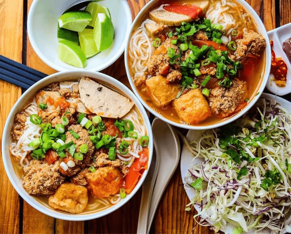 Mách bạn cách nấu bún riêu cua đồng thơm ngon, nước dùng ngọt thanh chuẩn vị tại nhà
