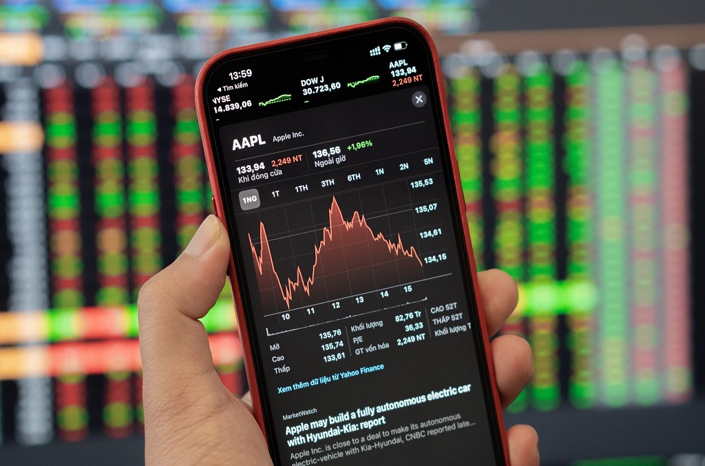 yeu-to-dau-tu-chung-khoan-dai-han